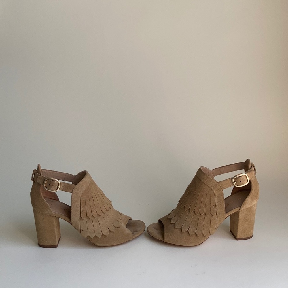 M. Gemí suede heels